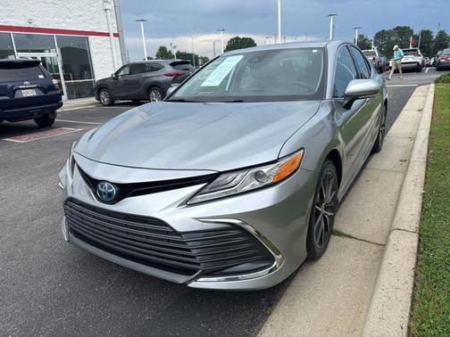 2021 Toyota Camry Hybrid XLE