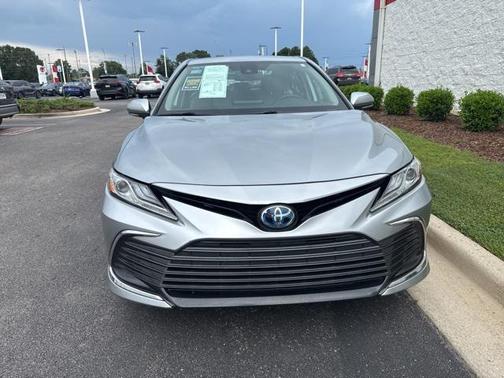2021 Toyota Camry Hybrid XLE