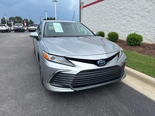 2021 Toyota Camry Hybrid XLE