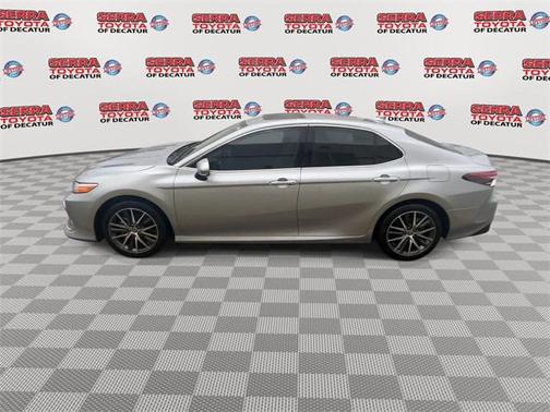 2024 Toyota Camry Hybrid XLE