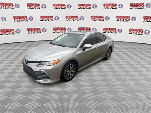 2024 Toyota Camry Hybrid XLE