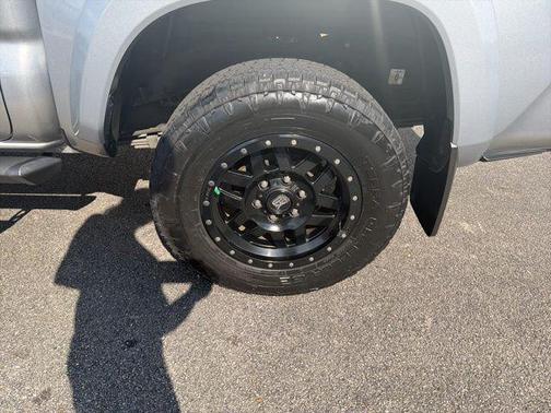 Silver Sky Metallic 2019 Toyota Tacoma SR5