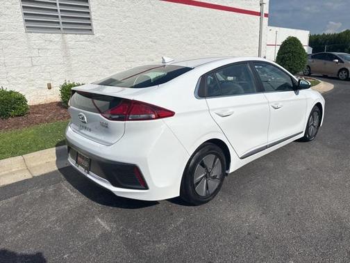 2021 Hyundai IONIQ Hybrid SE