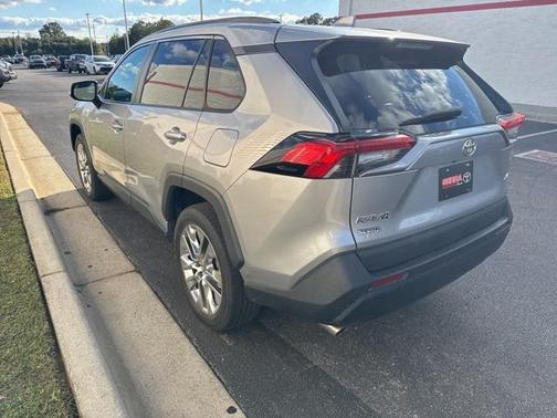 2021 Toyota RAV4 XLE Premium