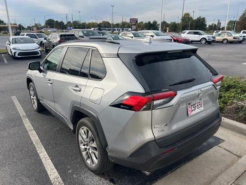 2021 Toyota RAV4 XLE Premium