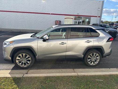 2021 Toyota RAV4 XLE Premium