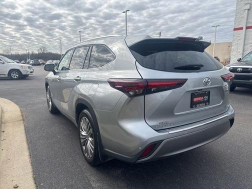 2024 Toyota Highlander Platinum