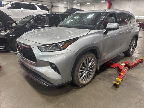 2024 Toyota Highlander Platinum