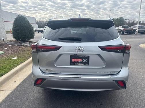 2024 Toyota Highlander Platinum