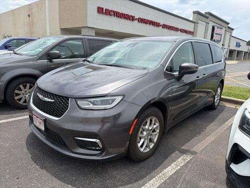 Granite Crystal Metallic Clearcoat 2023 Chrysler Pacifica Touring L