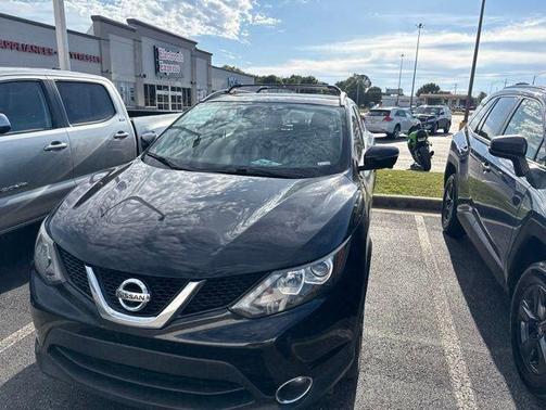 Magnetic Black 2017 Nissan Rogue Sport SL