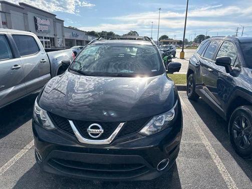 Magnetic Black 2017 Nissan Rogue Sport SL