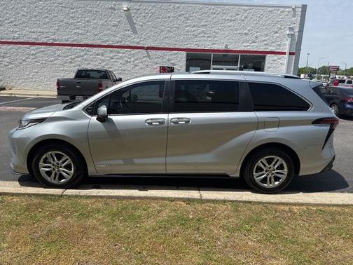 2021 Toyota Sienna Platinum 7 Passenger