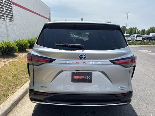 2021 Toyota Sienna Platinum 7 Passenger