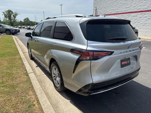 2021 Toyota Sienna Platinum 7 Passenger