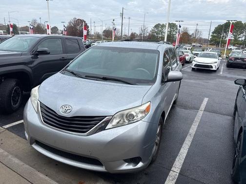 2013 Toyota Sienna LE