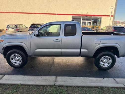 2019 Toyota Tacoma SR