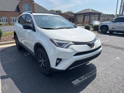 2018 Toyota RAV4 SE