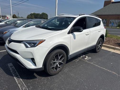 2018 Toyota RAV4 SE