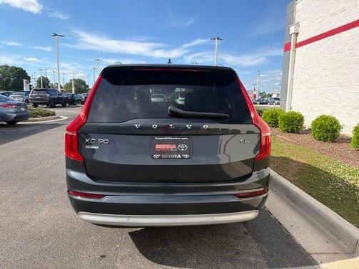 Savile Grey Metallic 2022 Volvo XC90 T6 Momentum