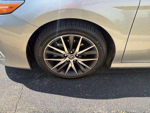 Celestial Silver Metallic 2022 Toyota Camry XLE