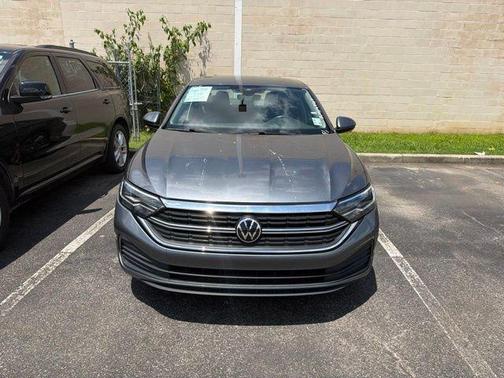 Platinum Gray Metallic 2024 Volkswagen Jetta 1.5T SE