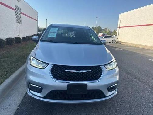 Silver Mist Clearcoat 2023 Chrysler Pacifica Touring L