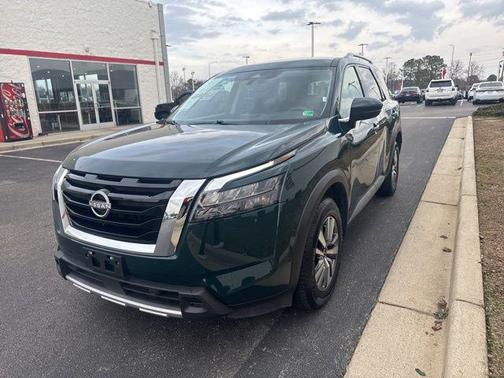 2025 Nissan Pathfinder SL 4WD