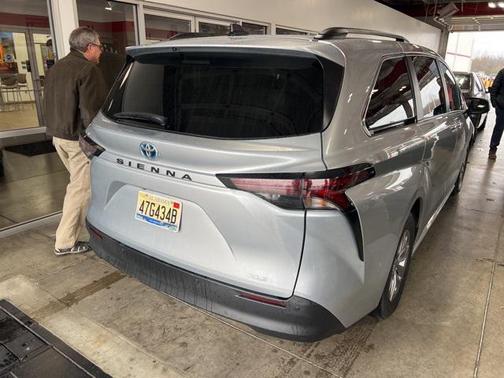 2023 Toyota Sienna XLE