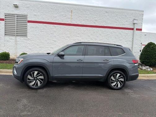 pure gray 2026 Volkswagen Atlas 2.0T SE w/Technology