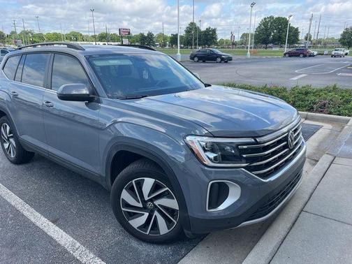 pure gray 2026 Volkswagen Atlas 2.0T SE w/Technology