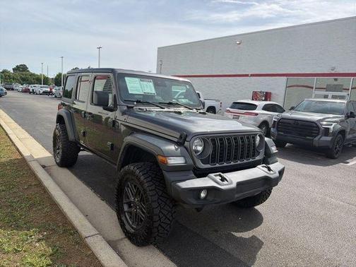 Granite Crystal Metallic Clearcoat 2025 Jeep Wrangler Sport S