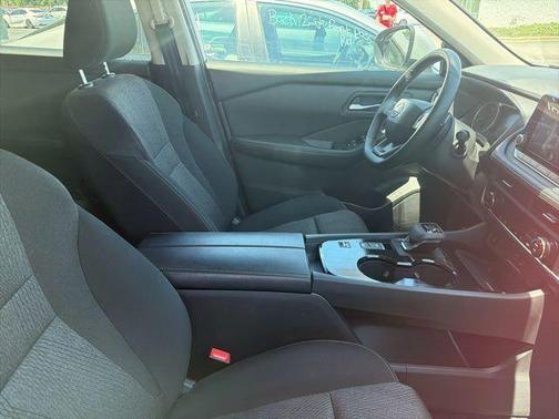 Brilliant Silver Metallic 2025 Nissan Rogue SV
