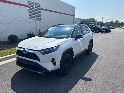 2024 Toyota RAV4 Hybrid SE