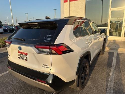2024 Toyota RAV4 Hybrid SE
