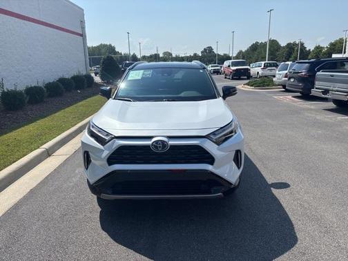 2024 Toyota RAV4 Hybrid SE