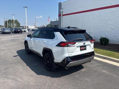 2024 Toyota RAV4 Hybrid SE