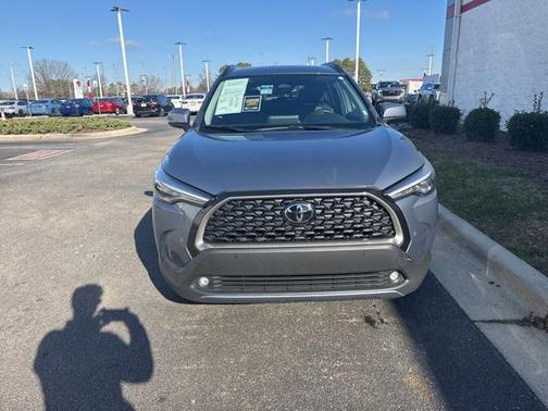2024 Toyota Corolla Cross XLE