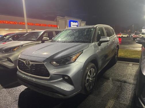 2024 Toyota Corolla Cross XLE