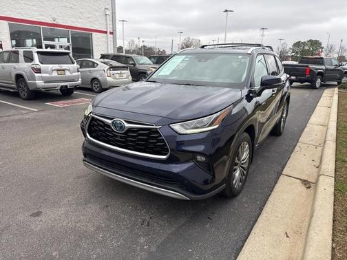 2021 Toyota Highlander Hybrid Platinum