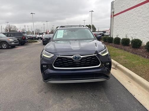 2021 Toyota Highlander Hybrid Platinum