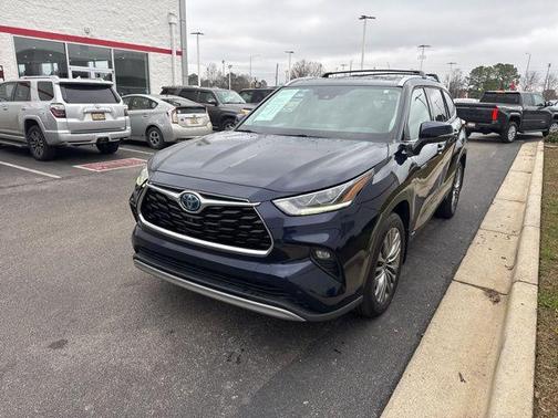 2021 Toyota Highlander Hybrid Platinum