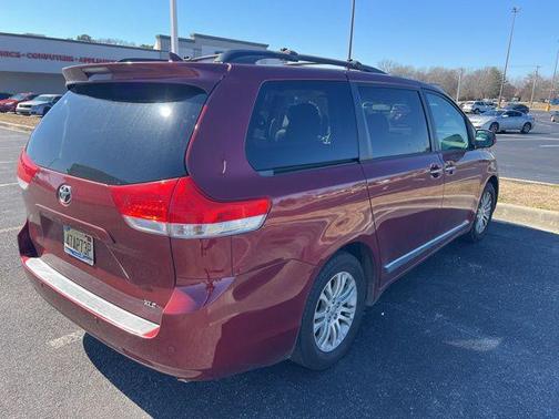 2011 Toyota Sienna XLE