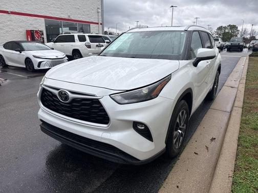 2024 Toyota Highlander XLE