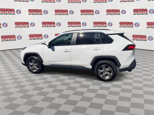 2022 Toyota RAV4 Hybrid XLE