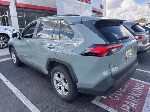 2020 Toyota RAV4 XLE