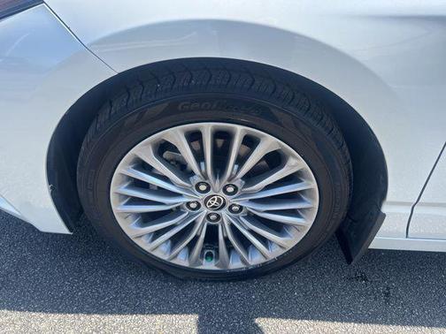 2022 Toyota Avalon Limited