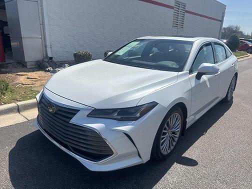 Wind Chill Pearl 2022 Toyota Avalon Limited