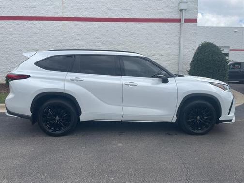 2023 Toyota Highlander XSE