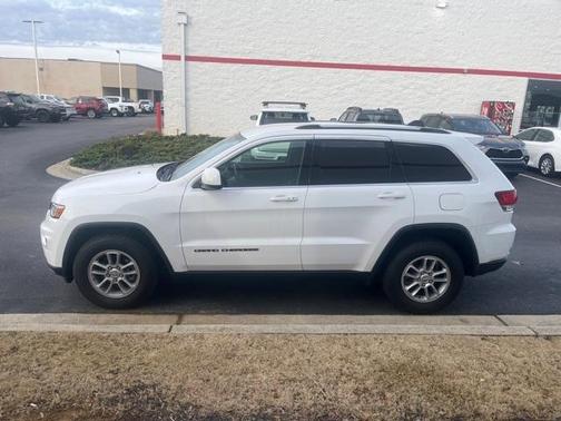 Photo 4 of 36 of 2020 Jeep Grand Cherokee Laredo